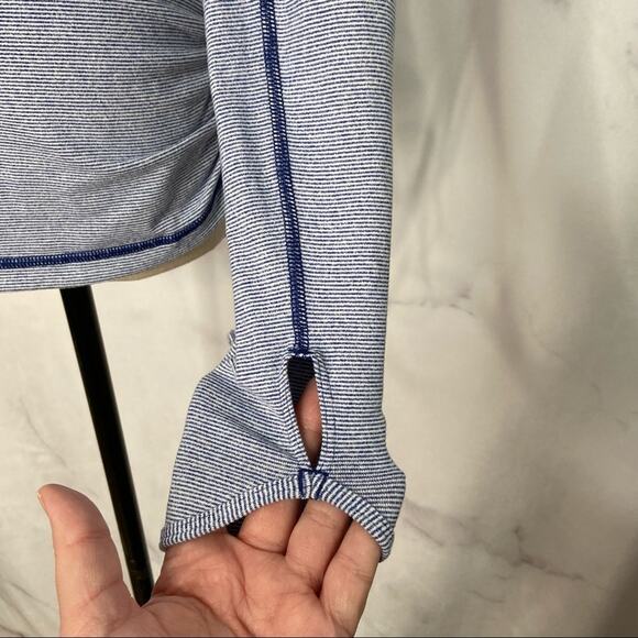 Lucy Tech Dashing Stripes Long Sleeve Shirt Blue Activewear Running Gym Size S - Picture 4 of 11